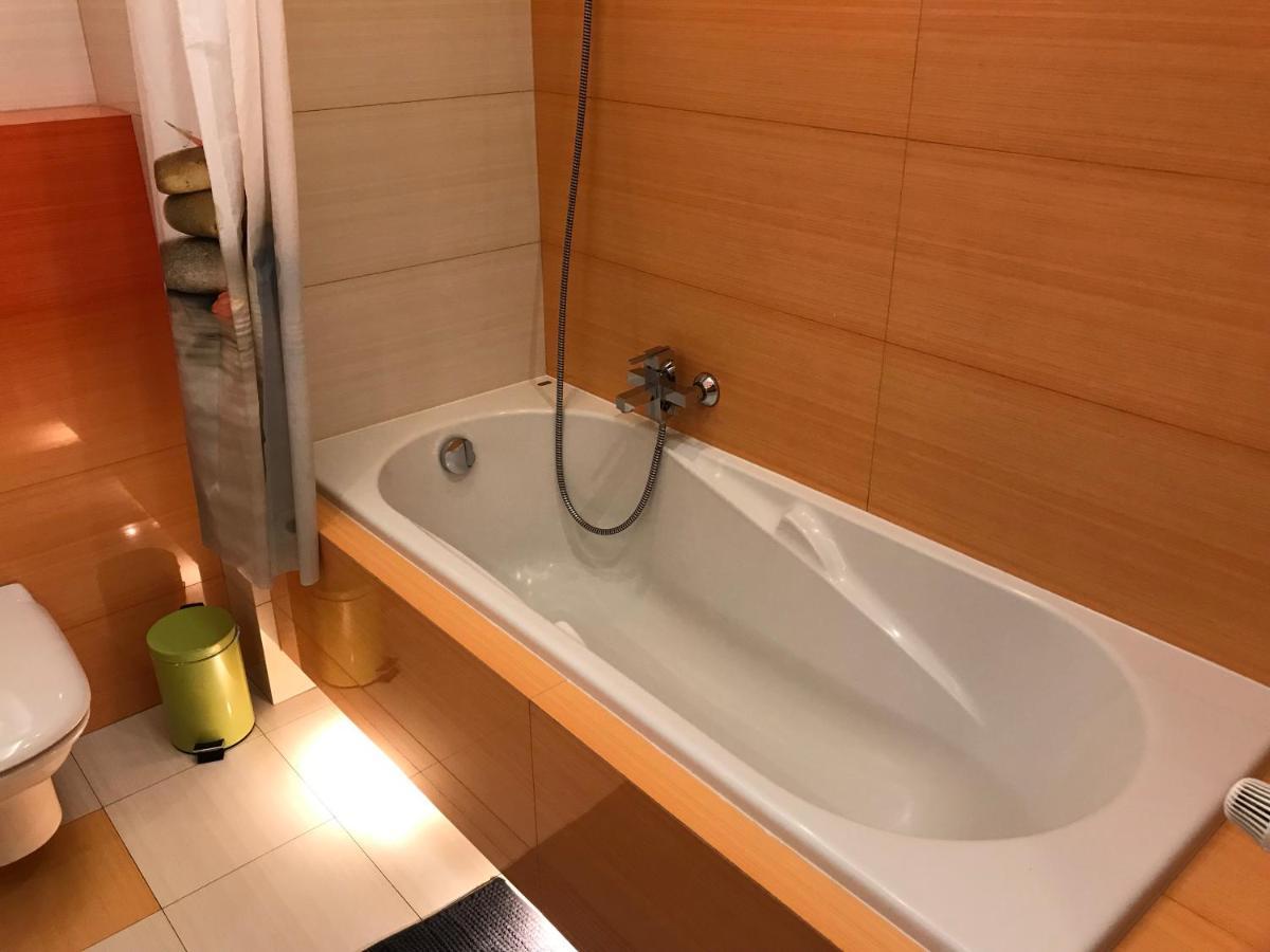 Apartament "Cleopatra" Z Garazem Podziemnym, Faktury Vat Apartment Kielce Exterior photo
